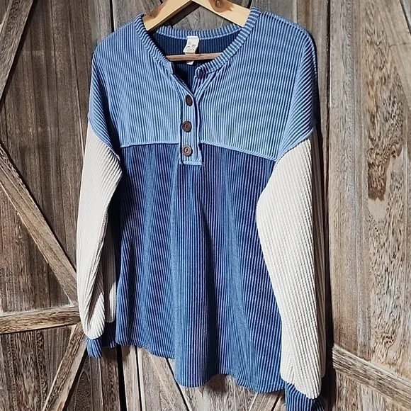 7th Ray Ladies Top - Picture 2 of 6